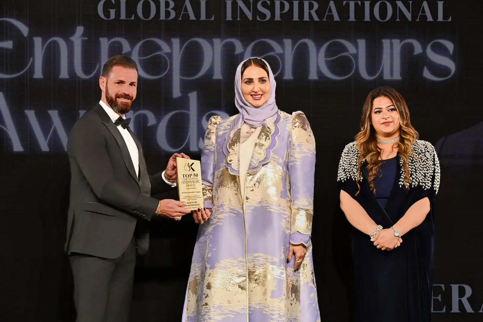 H. H. Sheikha Aisha Humaid Al Mulla presents the TOP 50 UAE Personality Award to Romain Gerardin-Fresse
